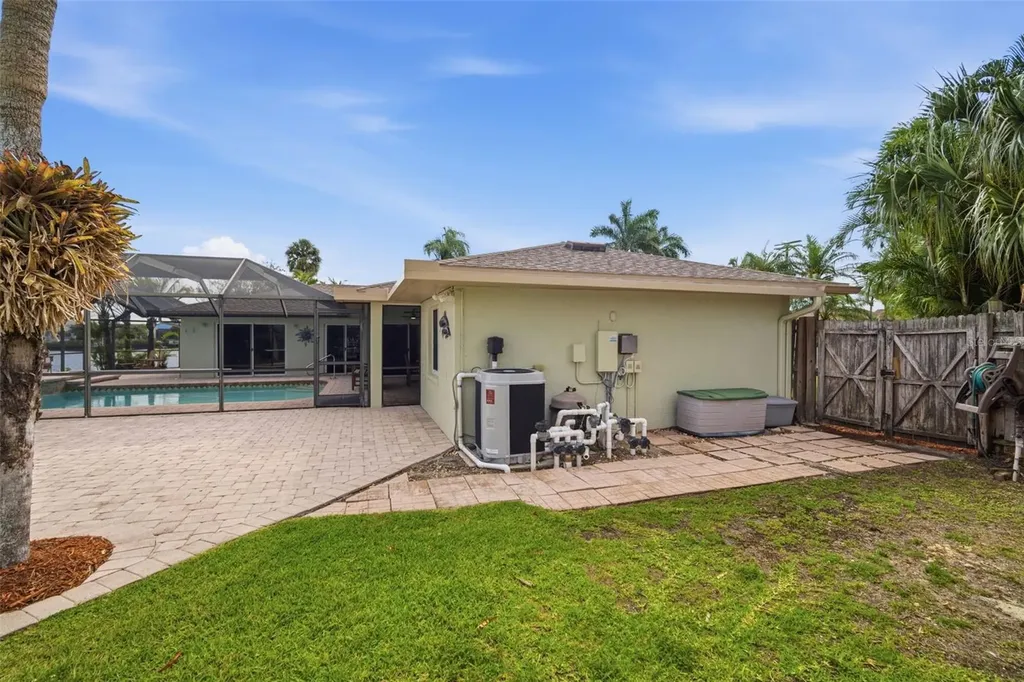 773 Kingston Court Apollo Beach FL 33572