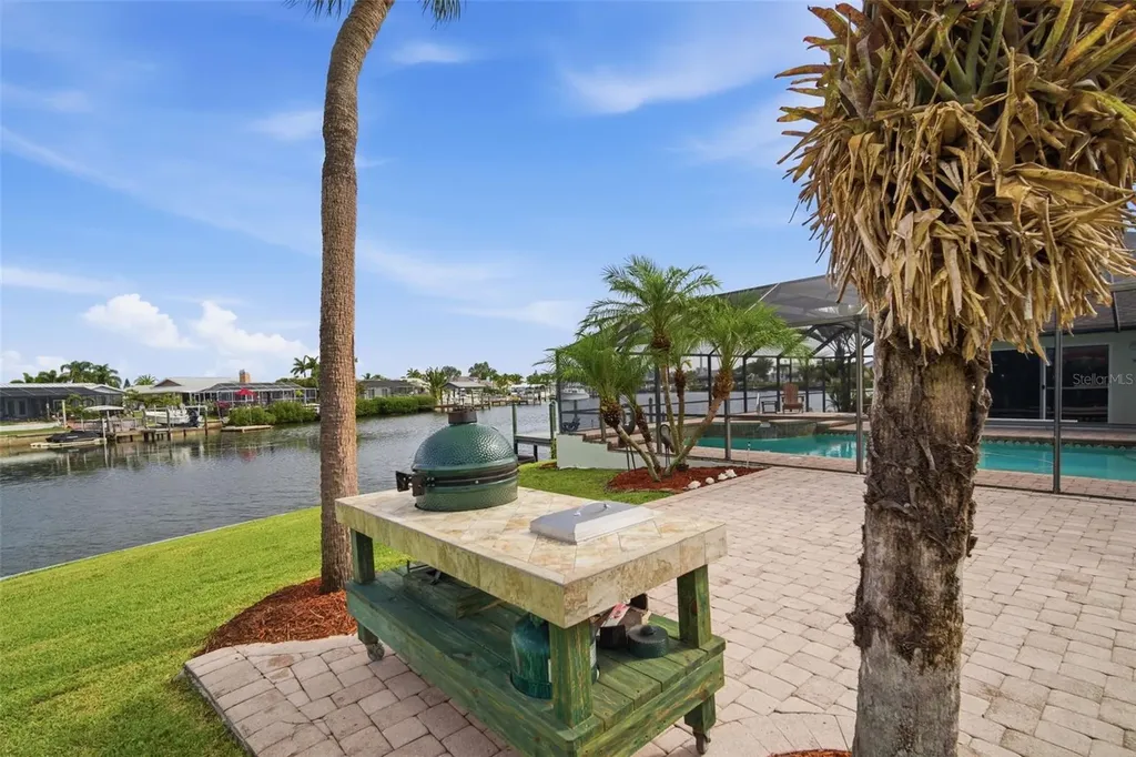 773 Kingston Court Apollo Beach FL 33572