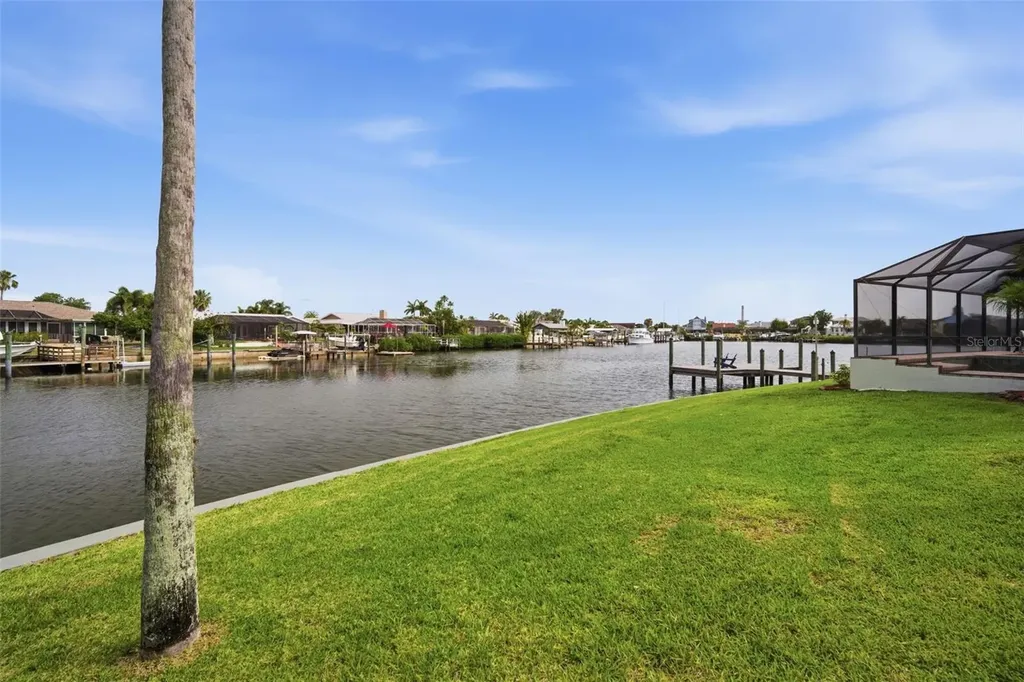 773 Kingston Court Apollo Beach FL 33572