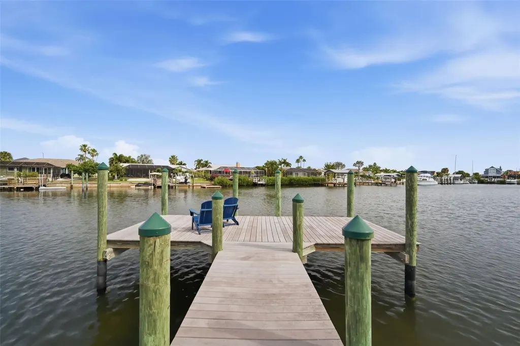 773 Kingston Court Apollo Beach FL 33572