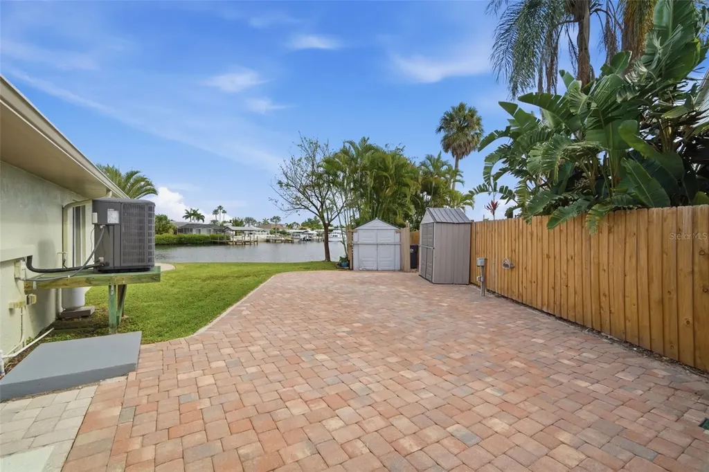 773 Kingston Court Apollo Beach FL 33572