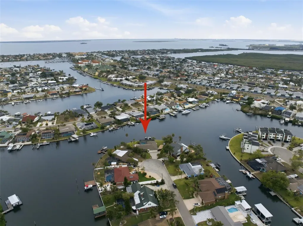 773 Kingston Court Apollo Beach FL 33572