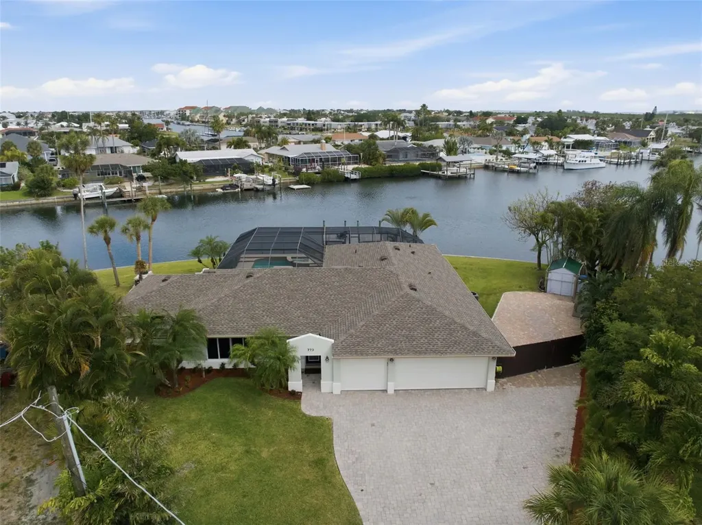 773 Kingston Court Apollo Beach FL 33572