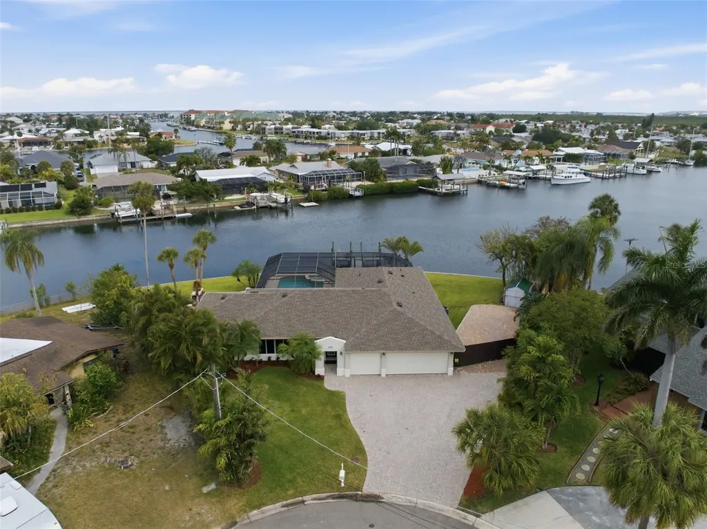 773 Kingston Court Apollo Beach FL 33572