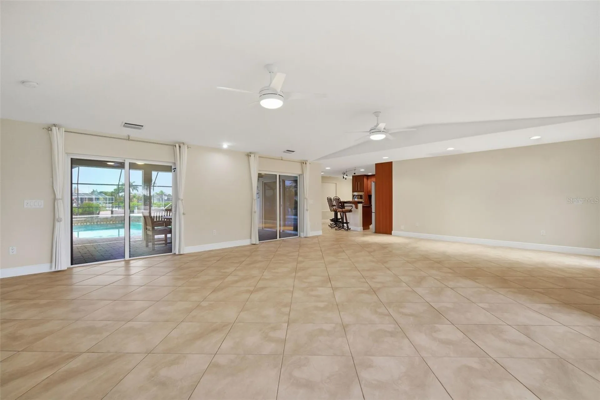 773 Kingston Court Apollo Beach FL 33572