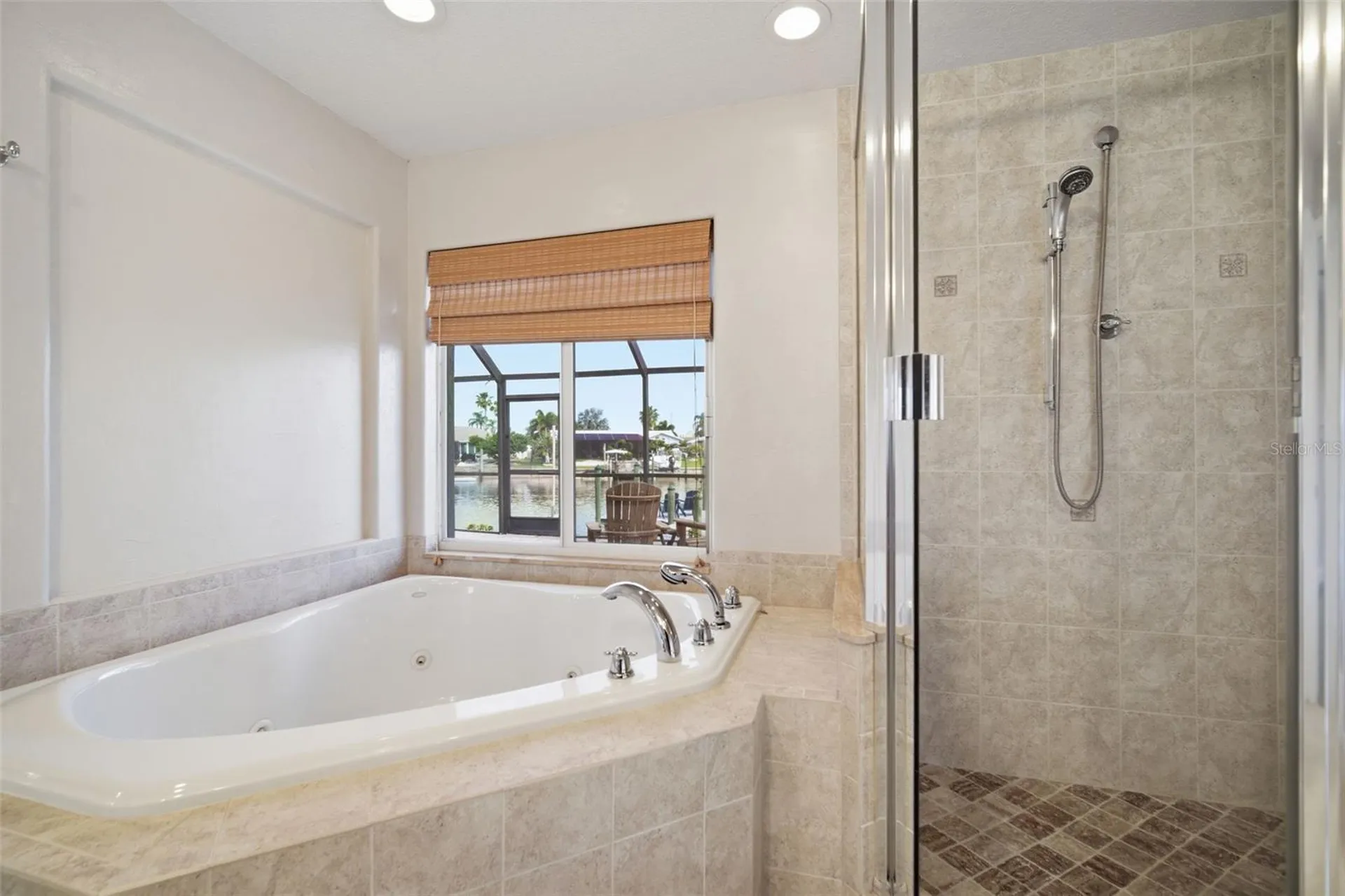 773 Kingston Court Apollo Beach FL 33572