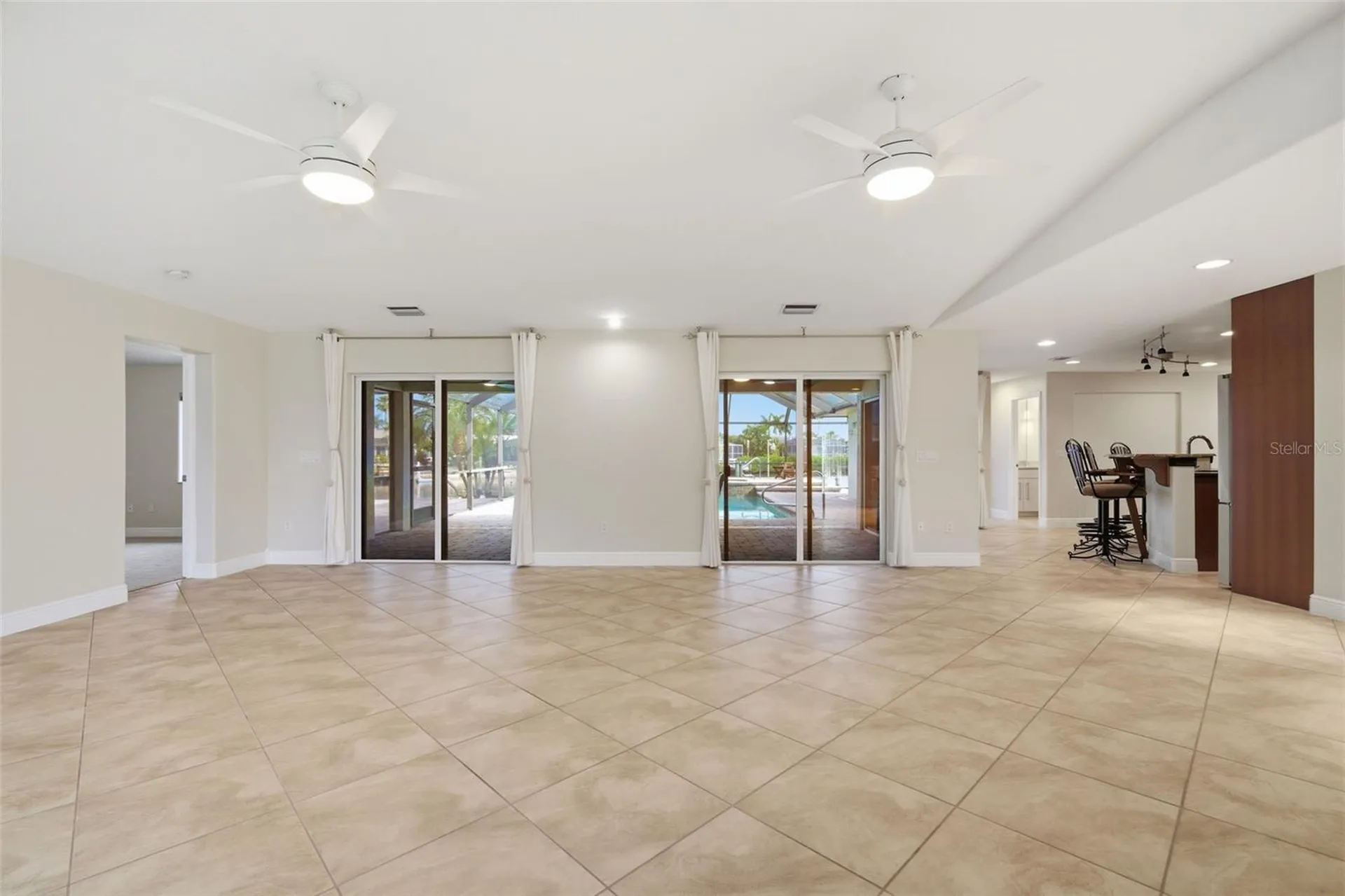 773 Kingston Court Apollo Beach FL 33572