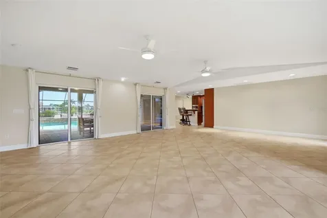 773 Kingston Court Apollo Beach FL 33572