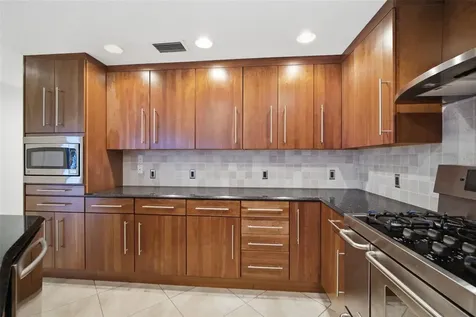 773 Kingston Court Apollo Beach FL 33572