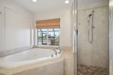 773 Kingston Court Apollo Beach FL 33572