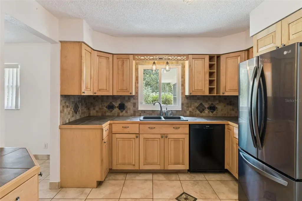 307 E Maple Street Davenport FL 33837