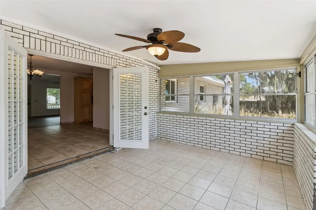 307 E Maple Street Davenport FL 33837