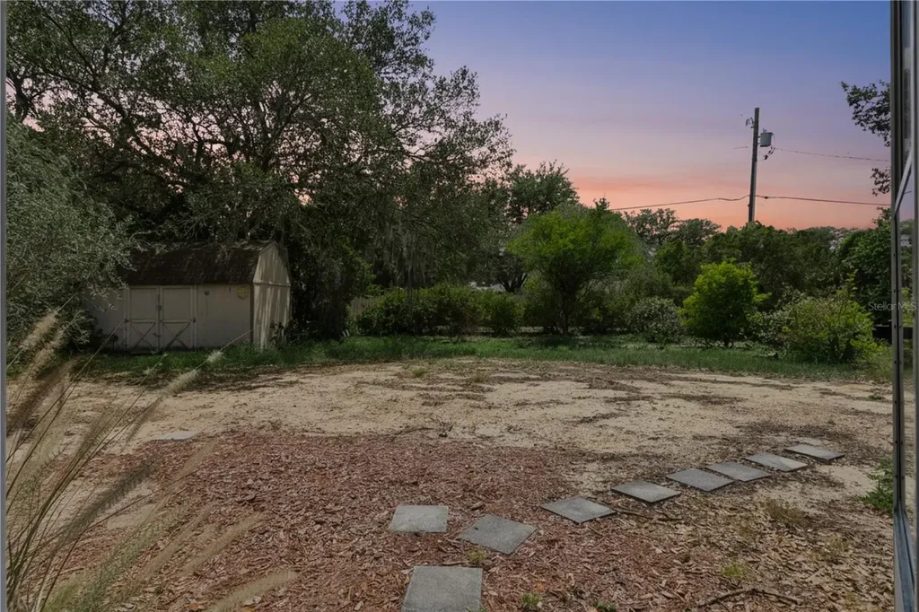 307 E Maple Street Davenport FL 33837