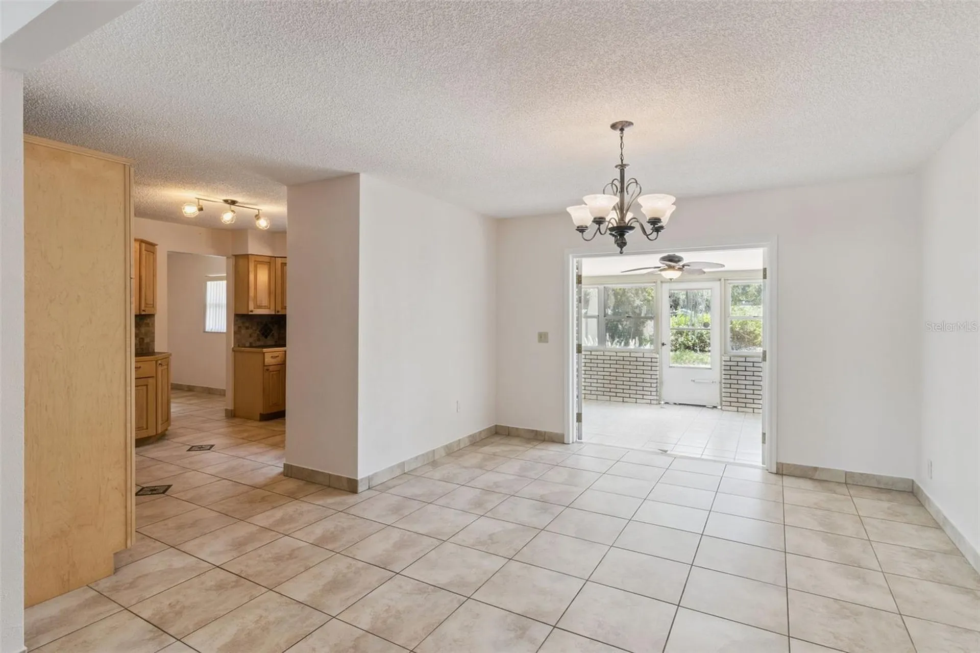 307 E Maple Street Davenport FL 33837