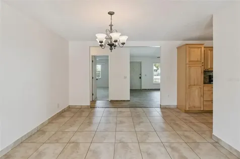 307 E Maple Street Davenport FL 33837