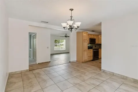 307 E Maple Street Davenport FL 33837