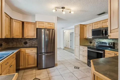 307 E Maple Street Davenport FL 33837