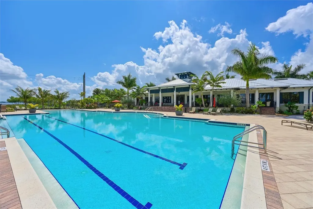 910 Tidewater Shores Loop Bradenton FL 34208