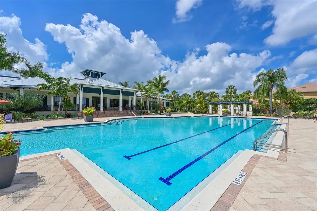 910 Tidewater Shores Loop Bradenton FL 34208