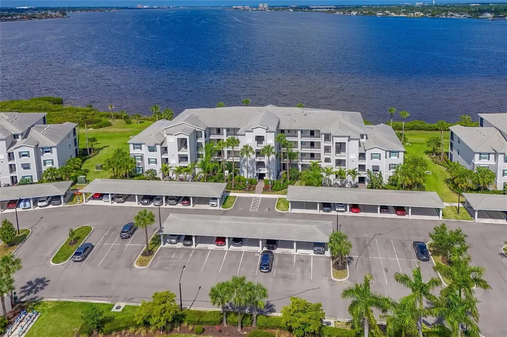 910 Tidewater Shores Loop Bradenton FL 34208