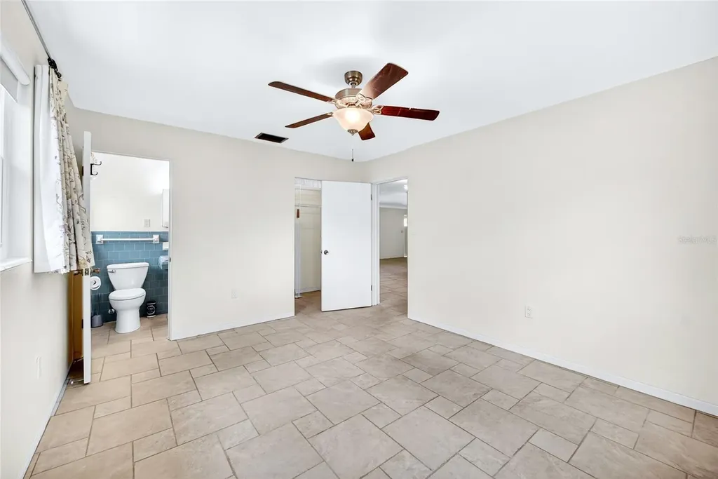 6074 28th Avenue N St Petersburg FL 33710