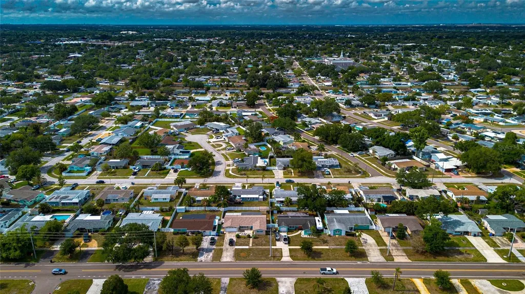 6074 28th Avenue N St Petersburg FL 33710