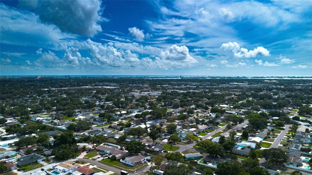 6074 28th Avenue N St Petersburg FL 33710