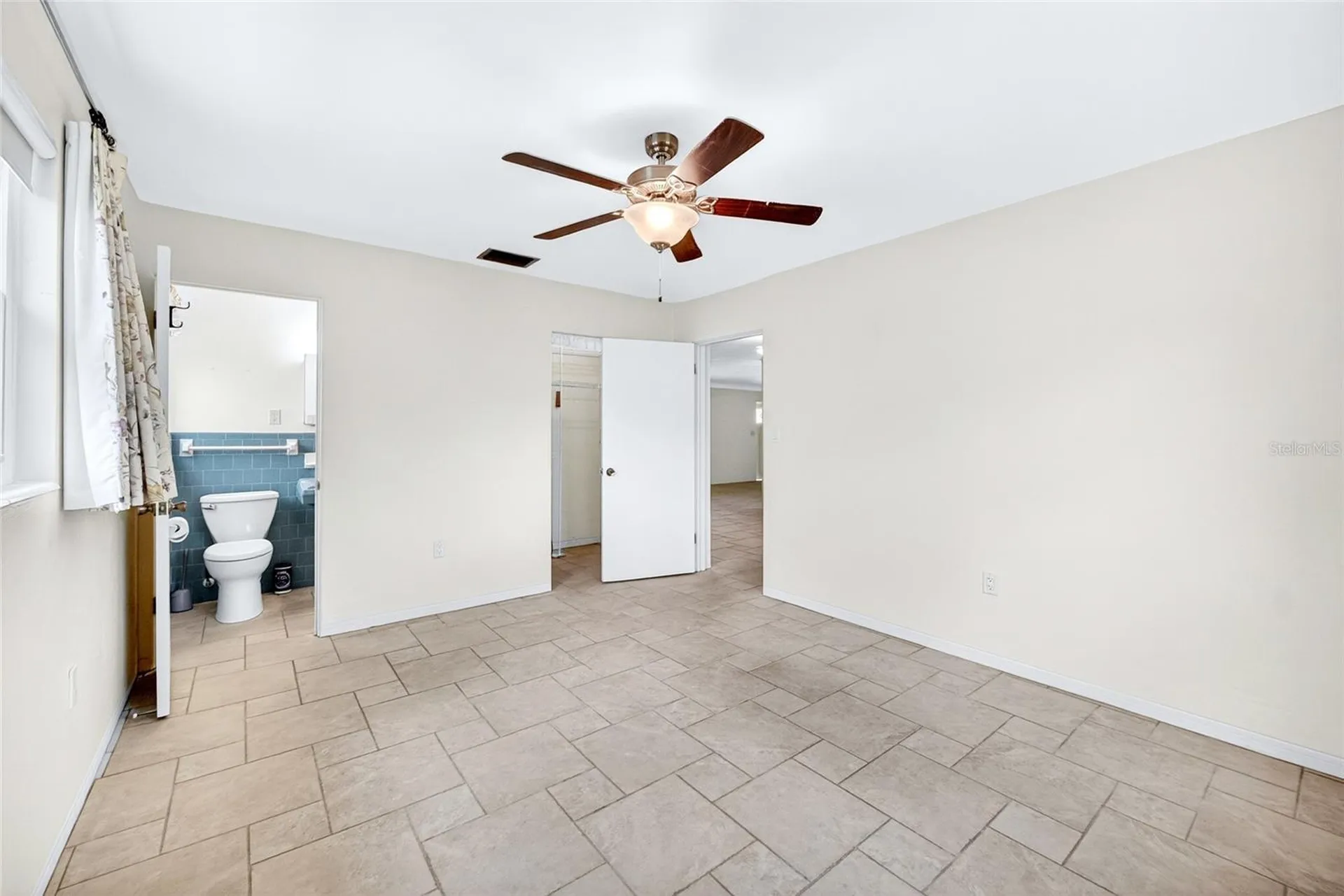 6074 28th Avenue N St Petersburg FL 33710