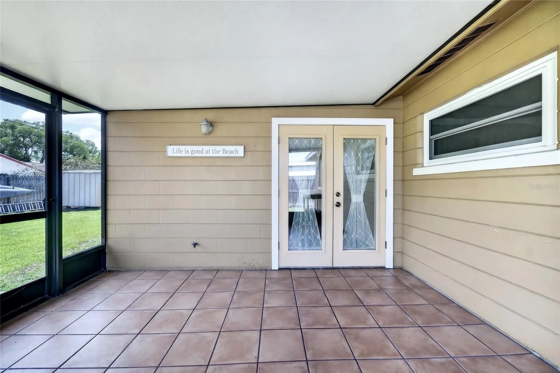 6074 28th Avenue N St Petersburg FL 33710