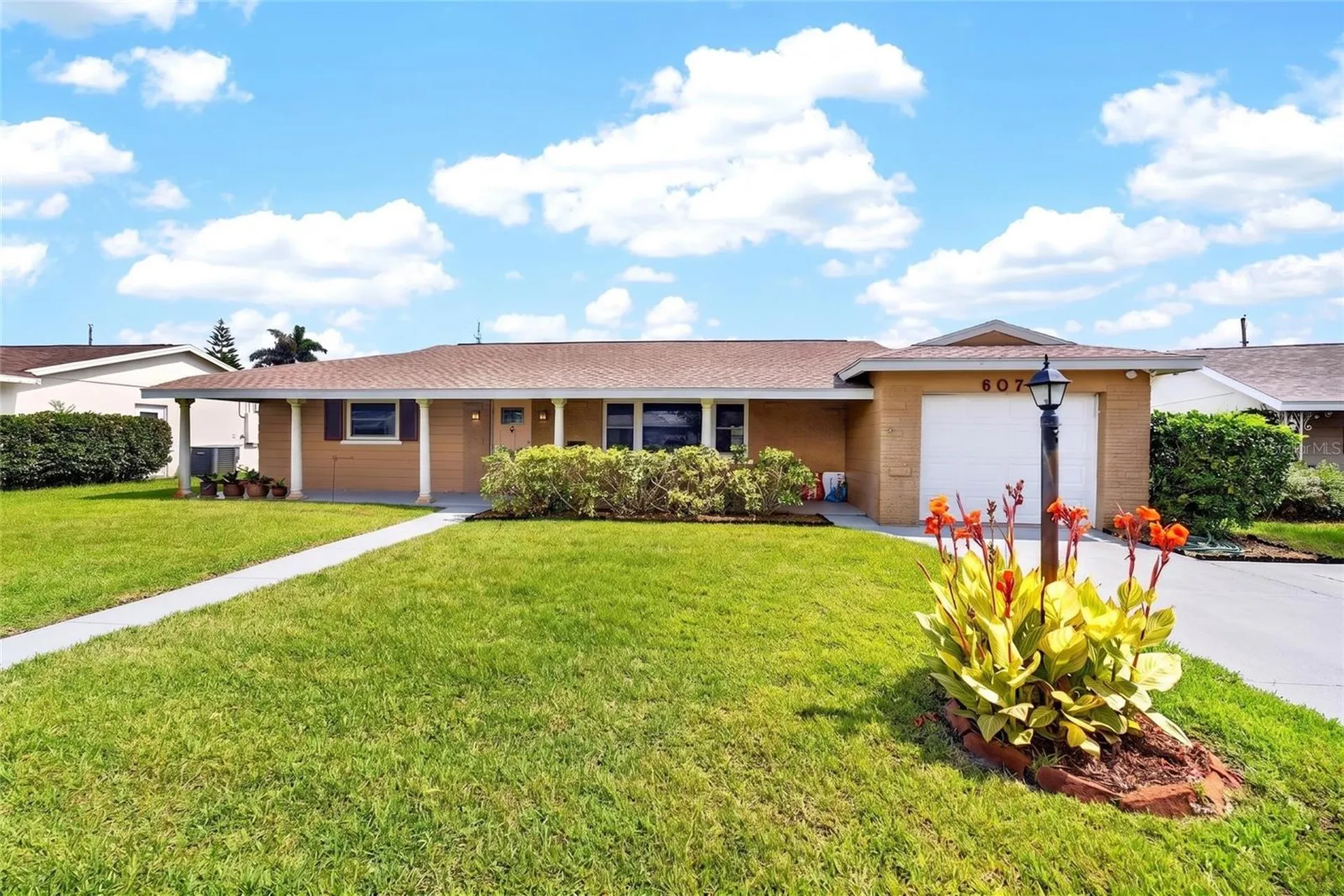 6074 28th Avenue N St Petersburg FL 33710