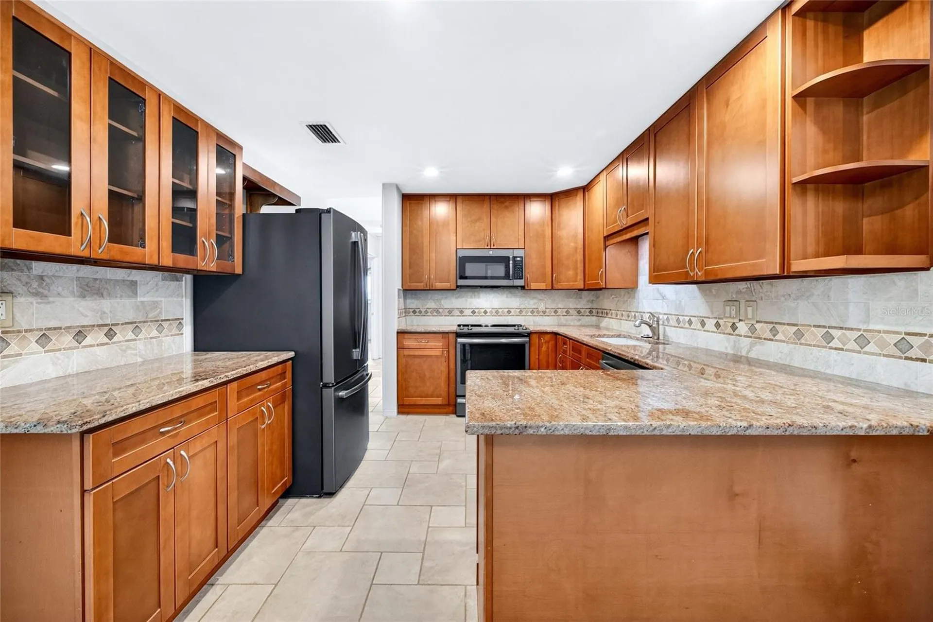 6074 28th Avenue N St Petersburg FL 33710