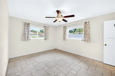6074 28th Avenue N St Petersburg FL 33710