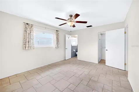 6074 28th Avenue N St Petersburg FL 33710