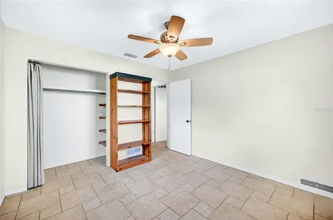 6074 28th Avenue N St Petersburg FL 33710