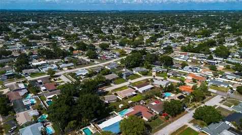 6074 28th Avenue N St Petersburg FL 33710
