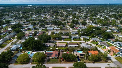 6074 28th Avenue N St Petersburg FL 33710