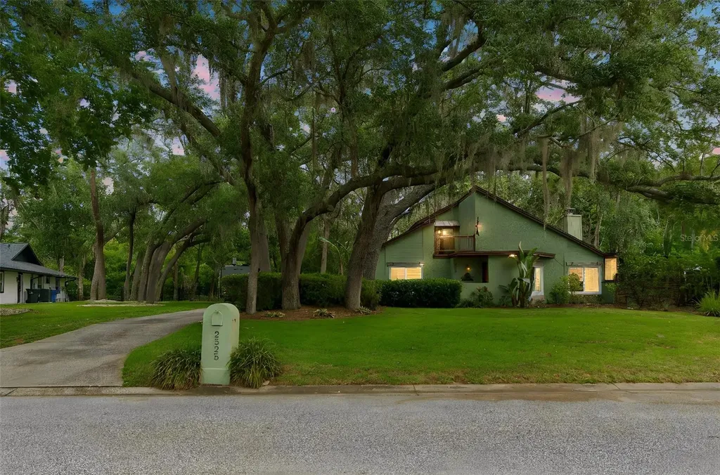 2525 Victarra Circle Lutz FL 33559