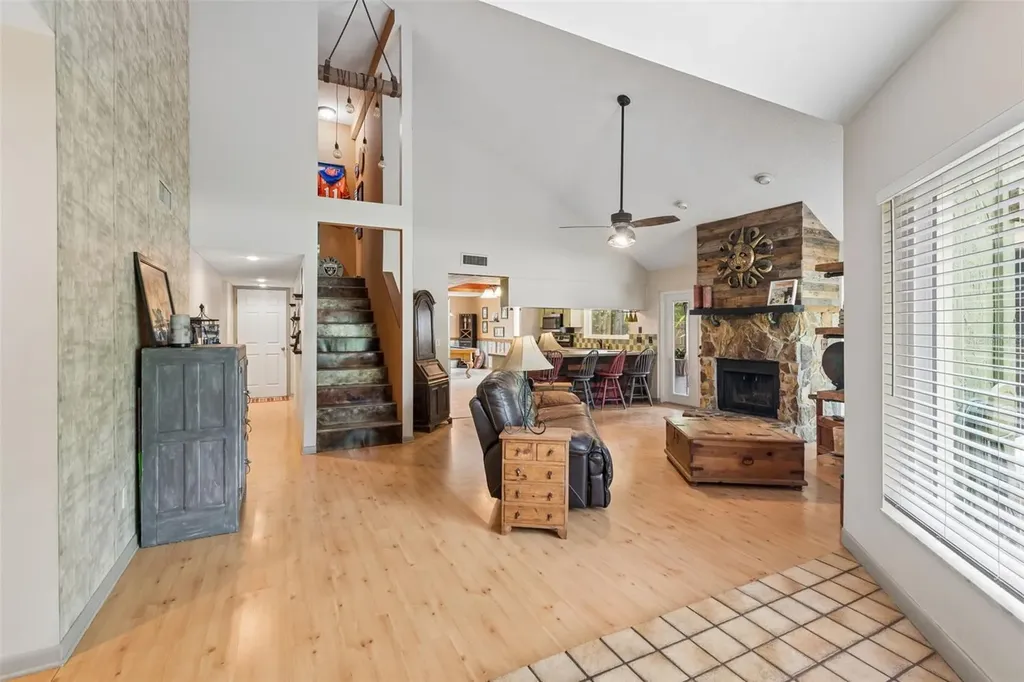 2525 Victarra Circle Lutz FL 33559