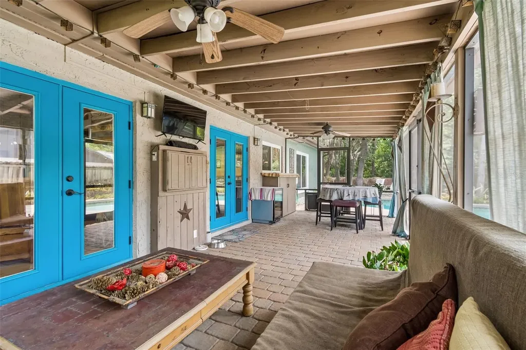 2525 Victarra Circle Lutz FL 33559