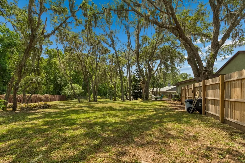 2525 Victarra Circle Lutz FL 33559