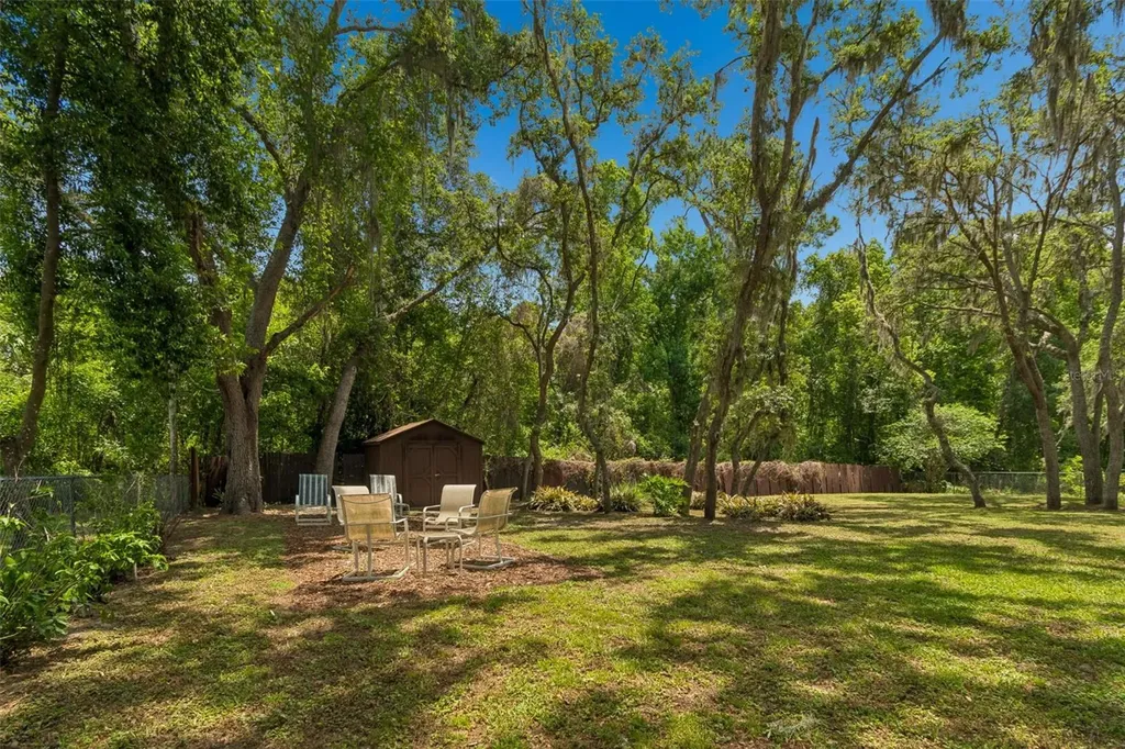 2525 Victarra Circle Lutz FL 33559