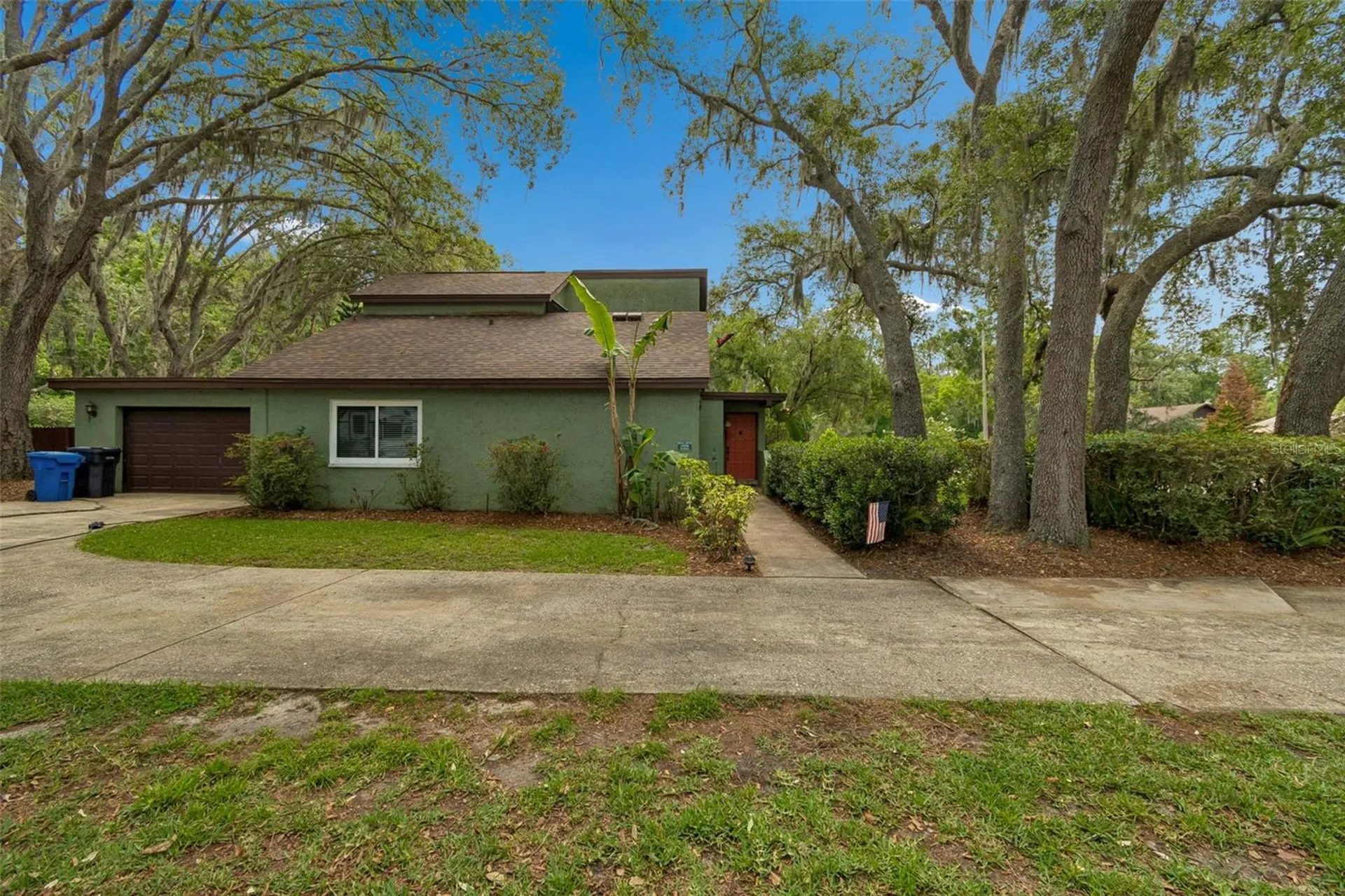 2525 Victarra Circle Lutz FL 33559