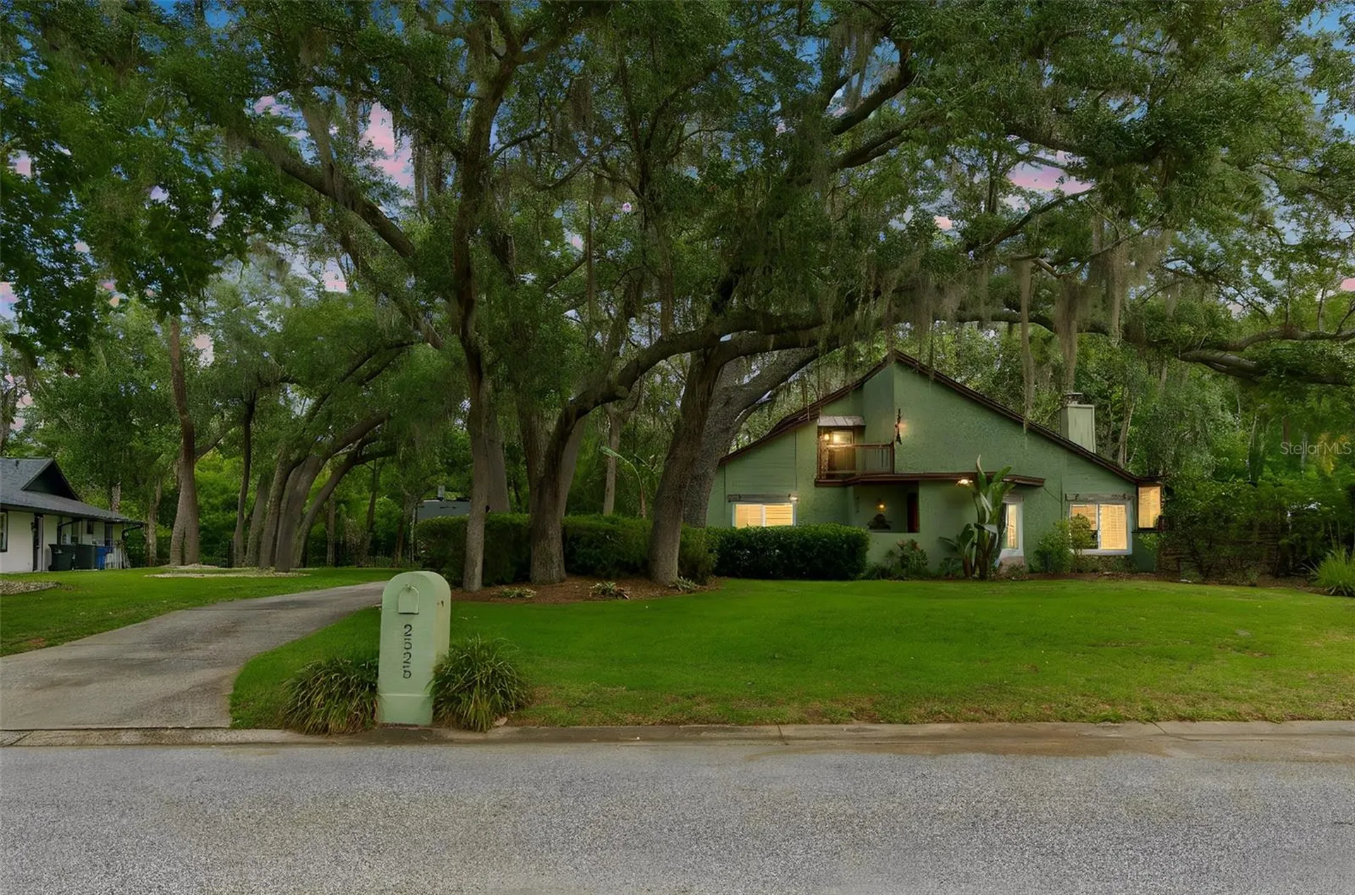 2525 Victarra Circle Lutz FL 33559