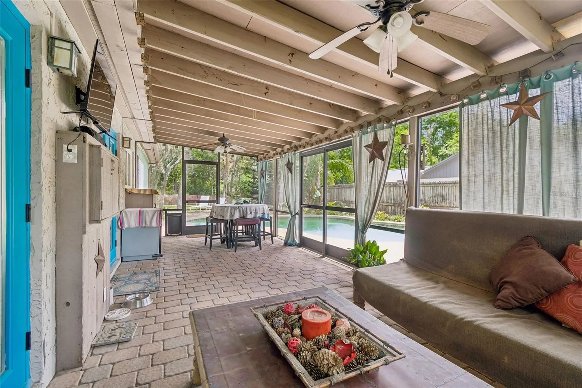 2525 Victarra Circle Lutz FL 33559