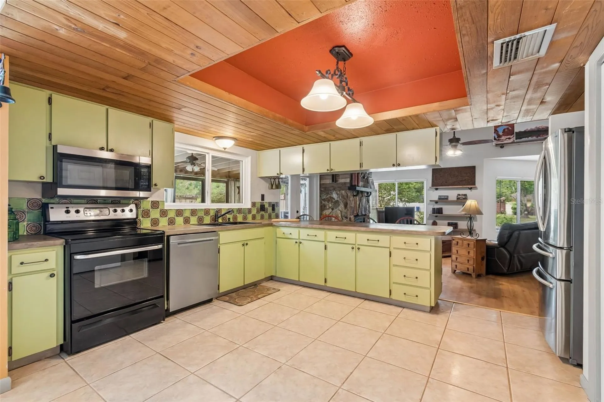 2525 Victarra Circle Lutz FL 33559