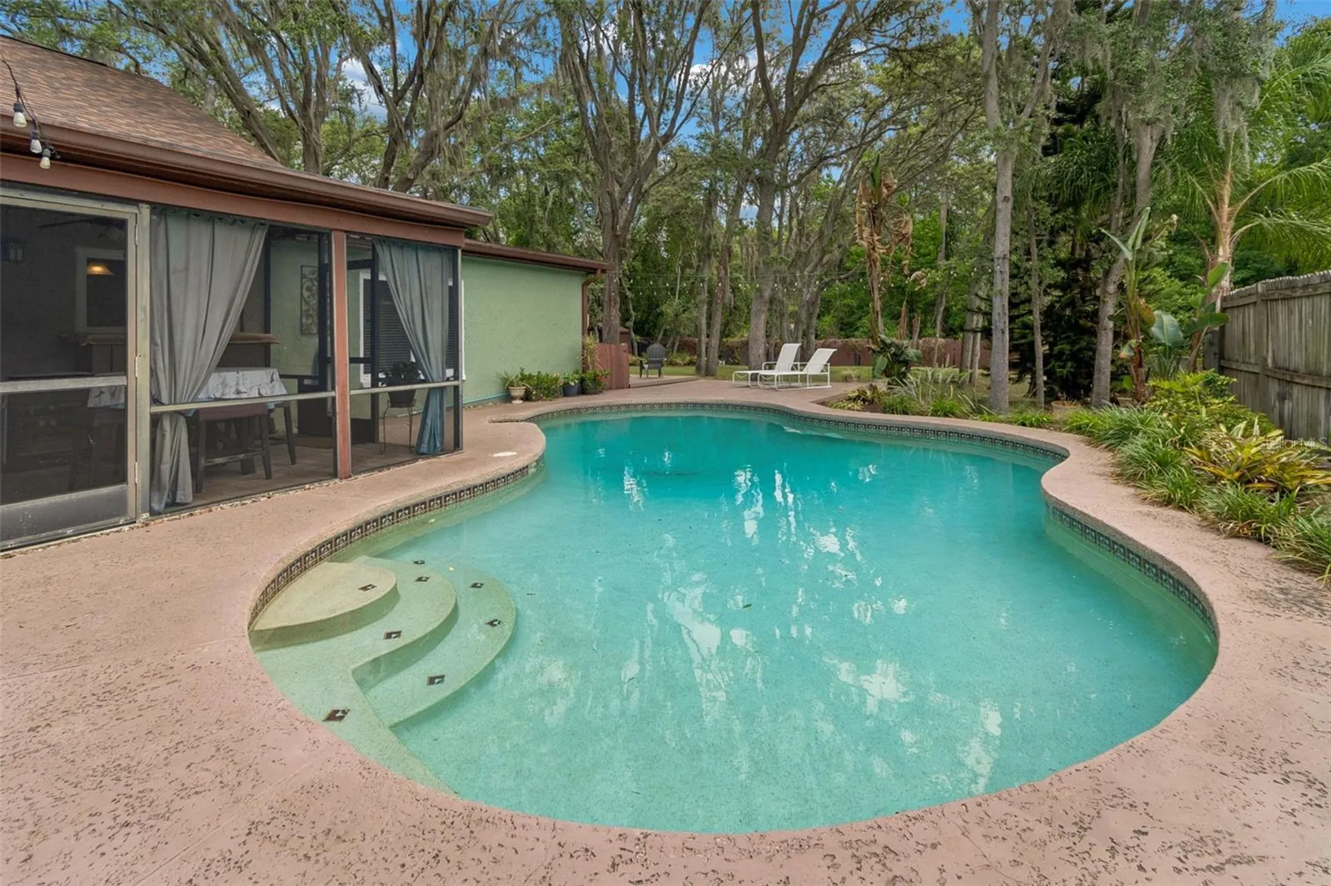 2525 Victarra Circle Lutz FL 33559