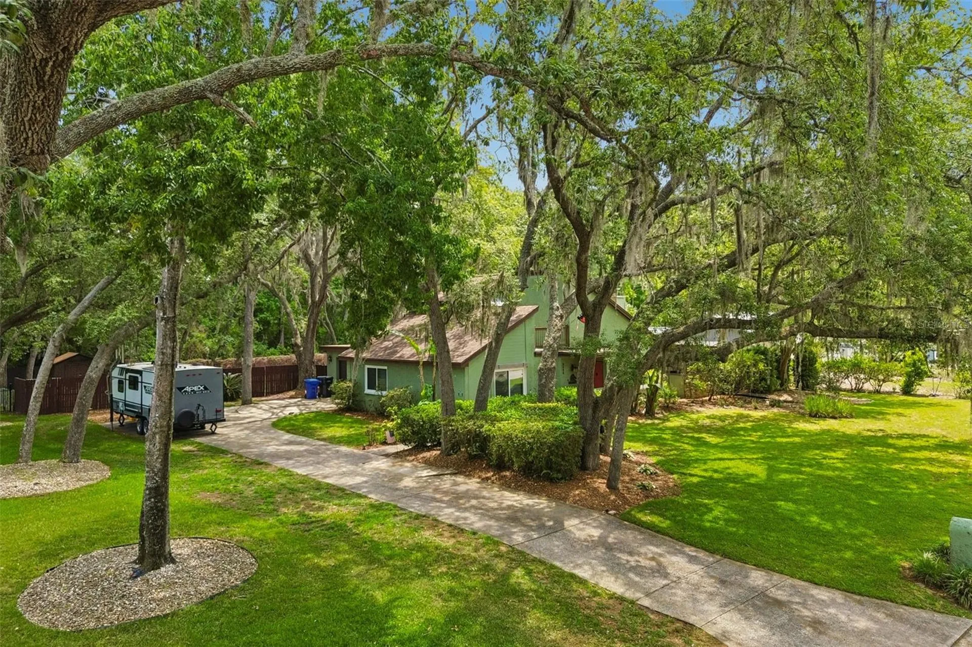 2525 Victarra Circle Lutz FL 33559