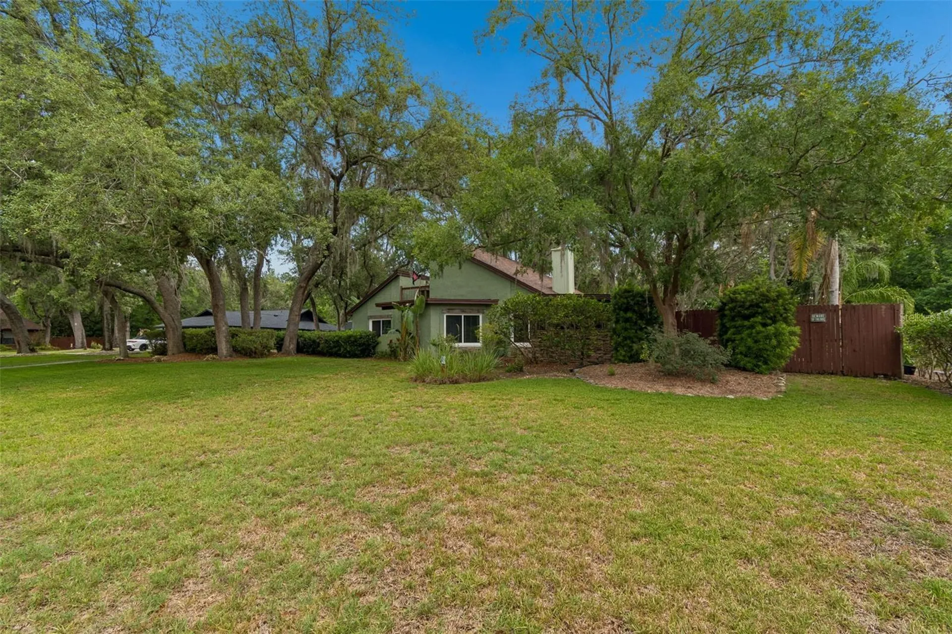 2525 Victarra Circle Lutz FL 33559