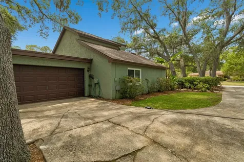 2525 Victarra Circle Lutz FL 33559