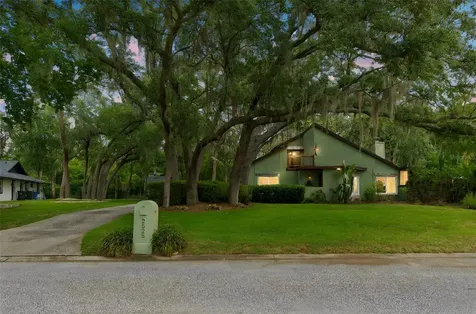 2525 Victarra Circle Lutz FL 33559